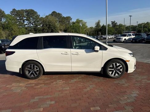 Certified 2025 Honda Odyssey EX-L image 16