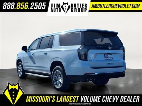 New 2026 Chevrolet Suburban Premier image 2