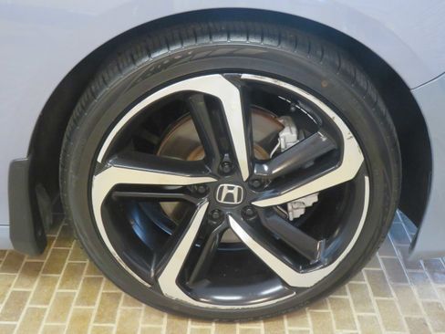 Used 2021 Honda Accord Sport image 10