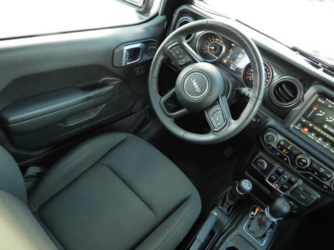 Used 2021 Jeep Wrangler Unlimited Sport image 9