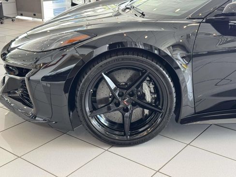 Used 2025 Chevrolet Corvette E-Ray AWD/4WD image 33
