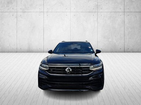Used 2023 Volkswagen Tiguan SE R-Line image 2