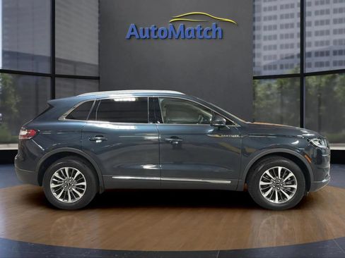 Used 2022 Lincoln Nautilus FWD w/ Premium Package image 13