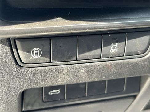 Used 2020 MAZDA MAZDA3 Sedan w/ Select Package image 23