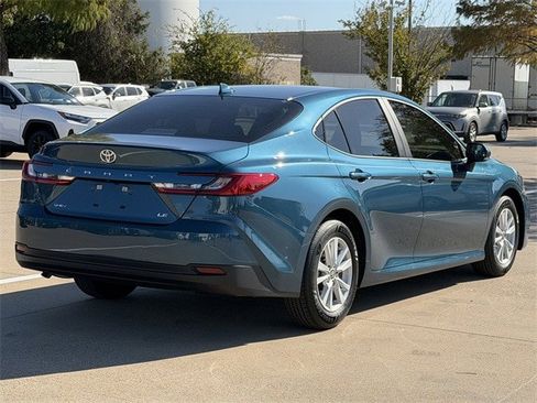 Used 2026 Toyota Camry LE image 4