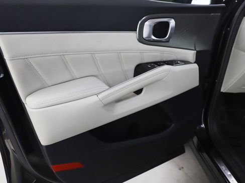 Used 2021 Kia Sorento SX image 22