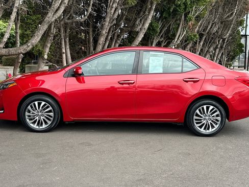 Used 2018 Toyota Corolla XLE image 7