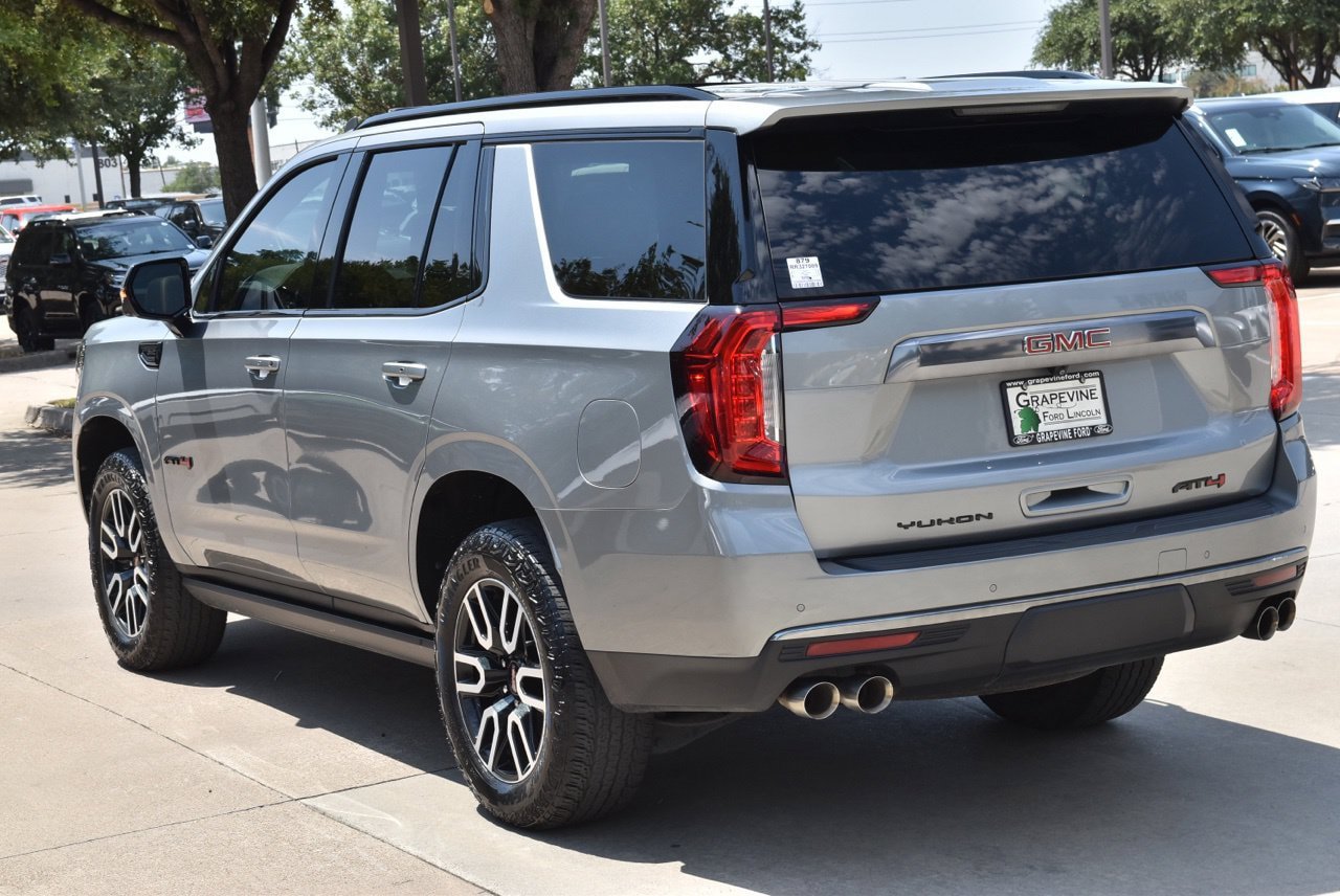 Used 2024 GMC Yukon AT4 w/ Technology Package AWD/4WD image 10