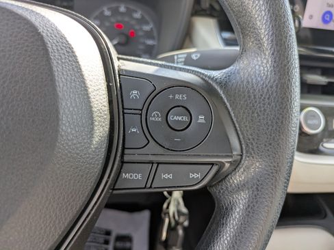 Certified 2023 Toyota Corolla LE image 18