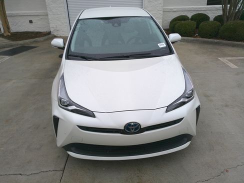 Used 2020 Toyota Prius Limited image 3