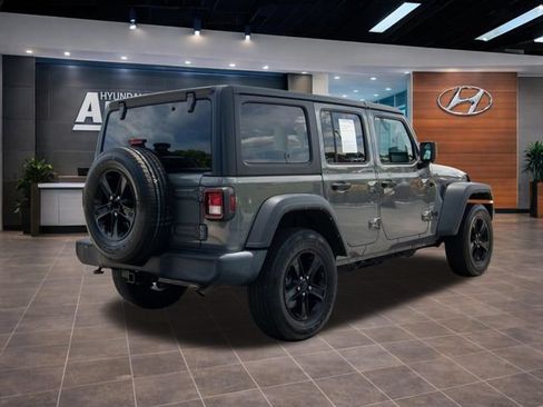 Used 2022 Jeep Wrangler Unlimited Sport AWD/4WD image 13