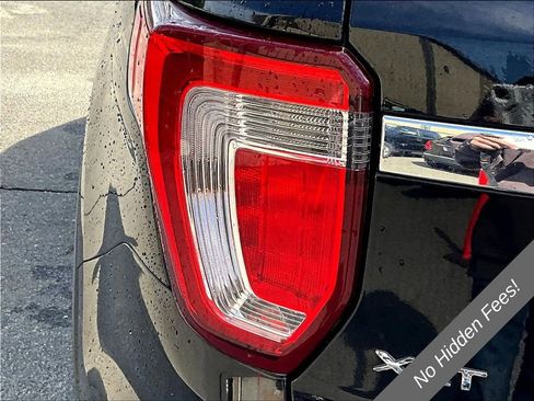 Used 2018 Ford Explorer XLT w/ Equipment Group 202A AWD/4WD image 25