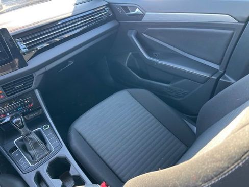 Used 2025 Volkswagen Jetta S image 11