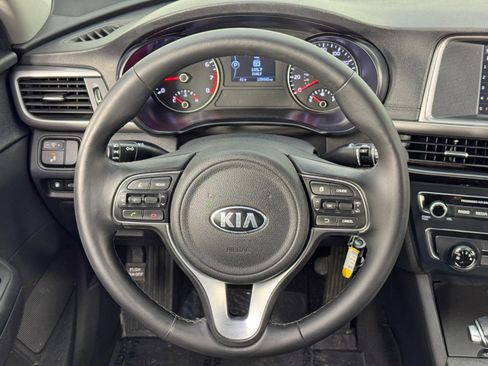 Used 2018 Kia Optima LX image 19
