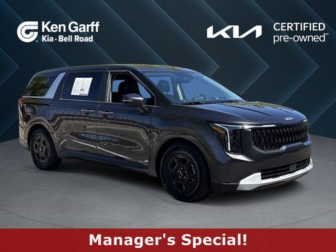 Used 2025 Kia Carnival FWD image 1