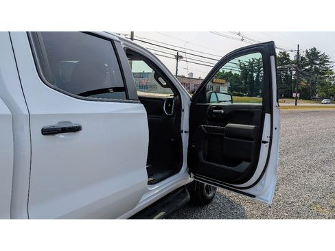 Used 2020 Chevrolet Silverado 1500 LT Trail Boss image 11