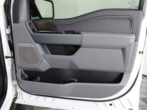 Used 2023 Ford F150 Lariat w/ Trailer Tow Package image 34