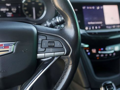 Used 2023 Cadillac XT6 Premium Luxury image 12