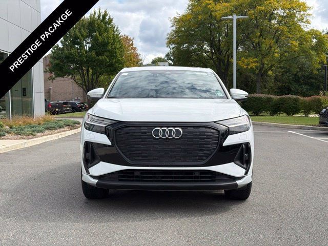 Used 2024 Audi Q4 e-tron Prestige AWD/4WD image 2