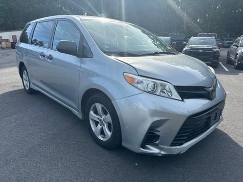 Used 2020 Toyota Sienna L FWD image 7