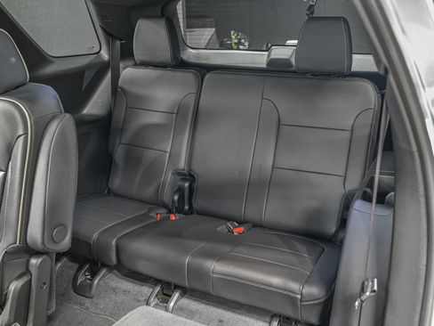 Used 2023 Chevrolet Traverse Premier image 27