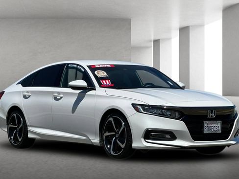 Used 2018 Honda Accord Sport image 1