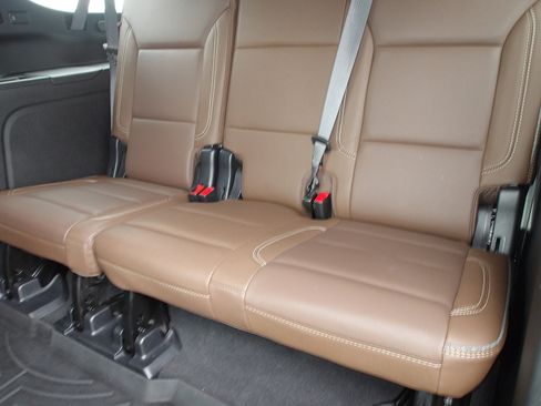 Used 2023 Chevrolet Suburban High Country AWD/4WD image 14