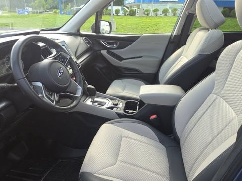 Used 2023 Subaru Forester Premium AWD/4WD image 17