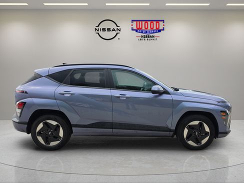 Used 2024 Hyundai Kona SEL FWD image 2