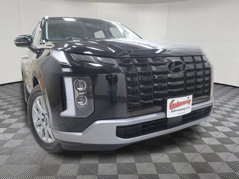 Used 2023 Hyundai Palisade SEL AWD/4WD image 2