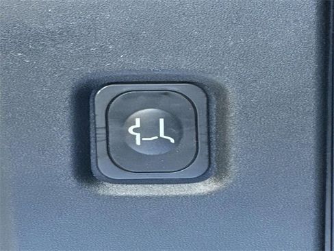 New 2025 Ford Expedition Active image 16