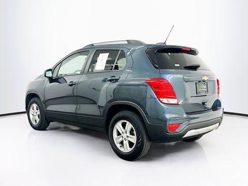 Used 2021 Chevrolet Trax LT w/ LT Convenience Package image 5