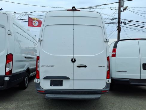 Used 2020 Mercedes-Benz Sprinter 2500 image 5