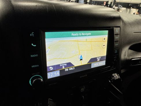 Used 2017 Jeep Wrangler Unlimited Sahara image 5