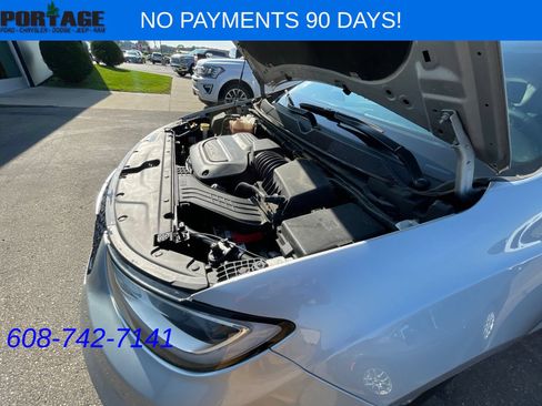 Used 2023 Chrysler Pacifica Touring-L FWD image 18
