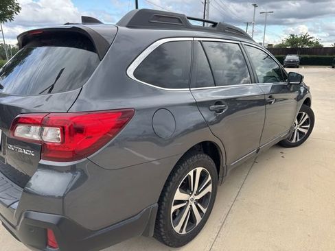Used 2018 Subaru Outback 2.5i Limited AWD/4WD image 3
