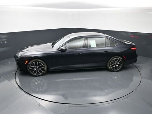 Used 2023 BMW 760i xDrive AWD/4WD image 16