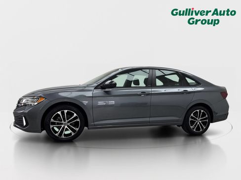 Used 2024 Volkswagen Jetta Sport FWD image 2
