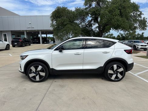 Certified 2023 Volvo C40 P8 Recharge Ultimate image 3