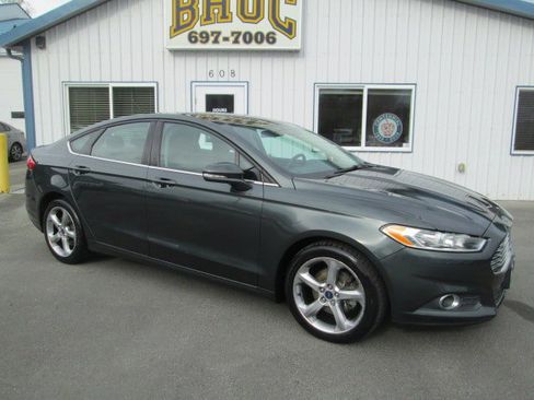 Used 2015 Ford Fusion SE image 1