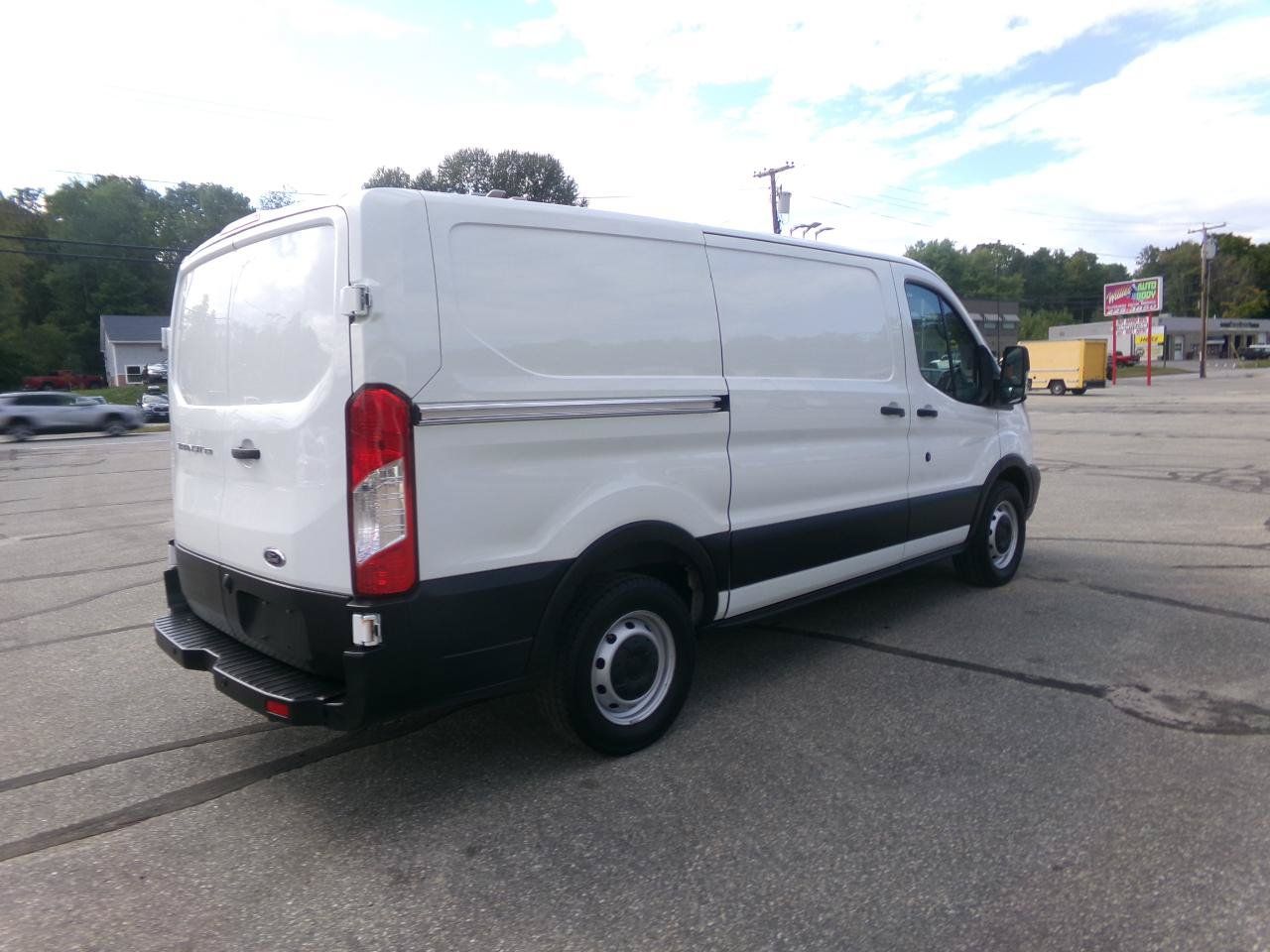 Used 2019 Ford Transit 150 130 Low Roof RWD image 17
