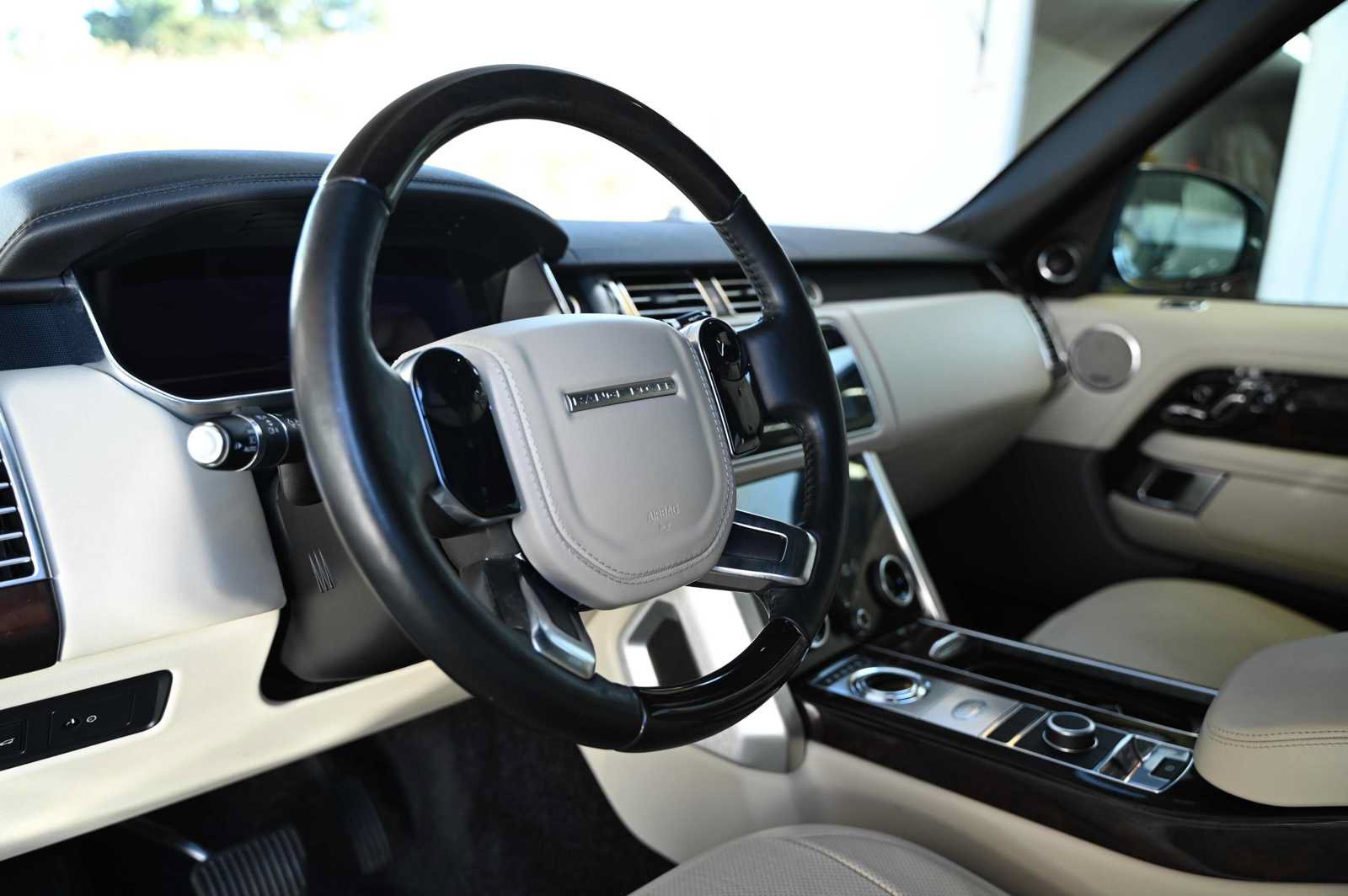 Used 2018 Land Rover Range Rover Supercharged AWD/4WD image 15
