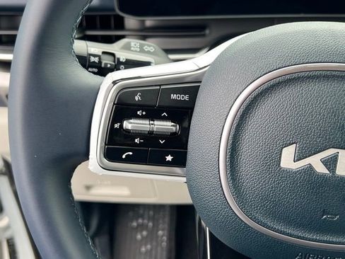 New 2026 Kia Carnival SX w/ SX Dark Edition Package image 22