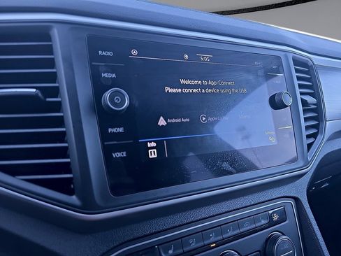 Used 2021 Volkswagen Atlas Cross Sport SE FWD image 33