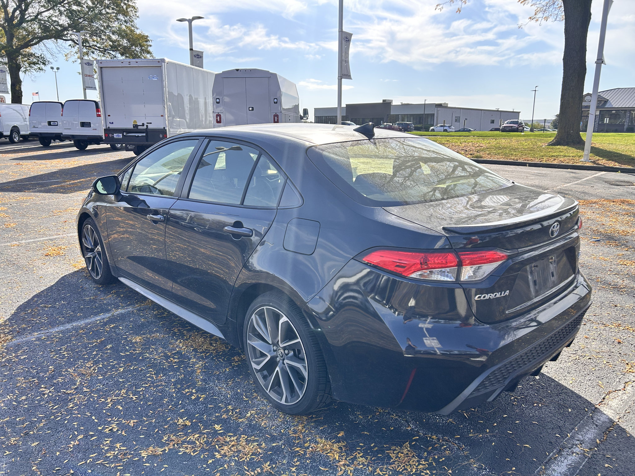 Used 2021 Toyota Corolla SE w/ SE Premium Package FWD image 2