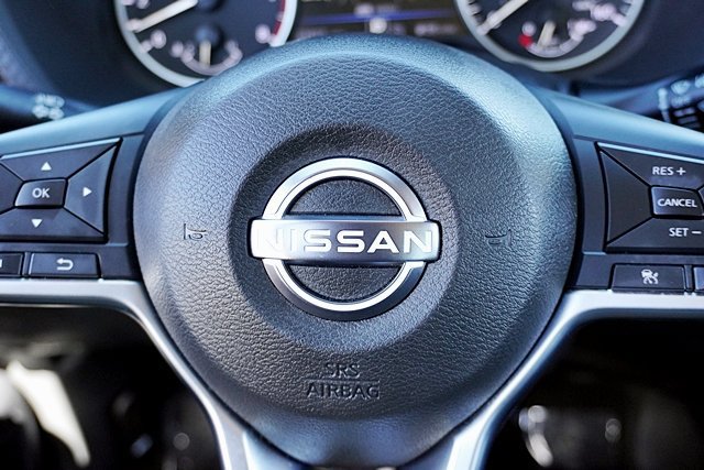 Used 2025 Nissan Sentra SV FWD image 44