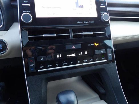 Used 2021 Toyota Avalon XLE w/ Moonroof Package image 38