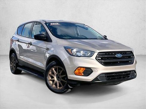 Used 2018 Ford Escape S image 12