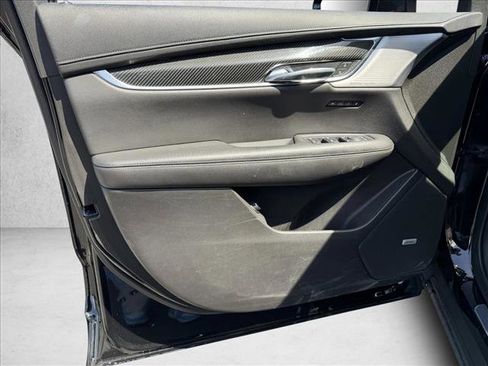 Used 2021 Cadillac XT6 Sport AWD/4WD image 12