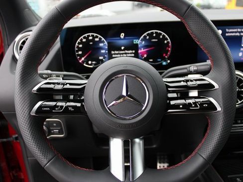 Used 2025 Mercedes-Benz GLA 250 4MATIC image 23